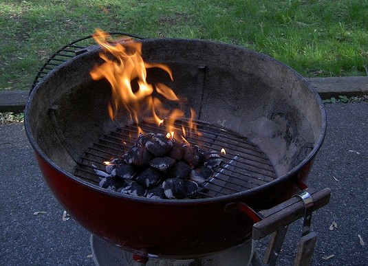 How to light up charcoal outlet grill