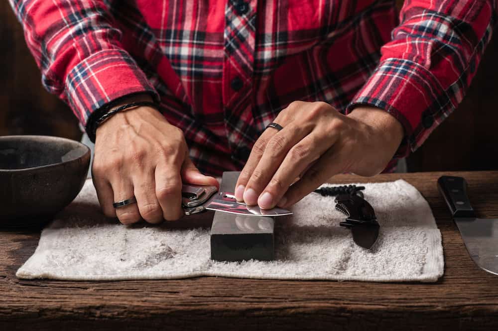 how to sharpen a hunting knife