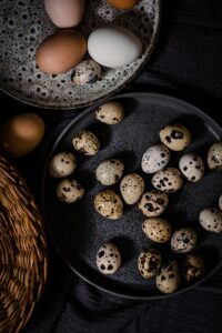 quail eggs and chicken eggs